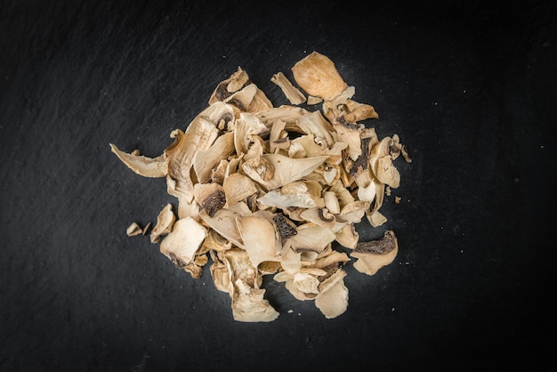 Portion de Champignons Blancs Séchés