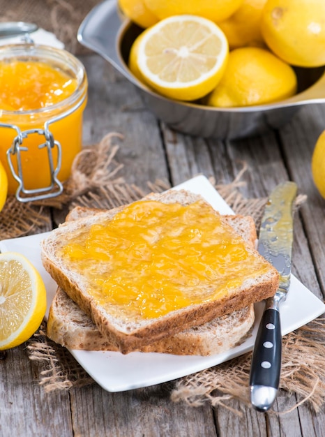 Portion de confiture de citron