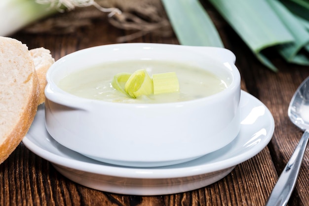 Portion de soupe aux poireaux