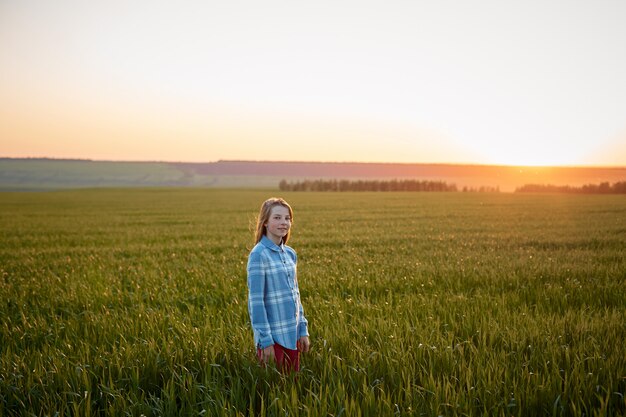 portrait, adolescent, girl, champ, Coucher soleil