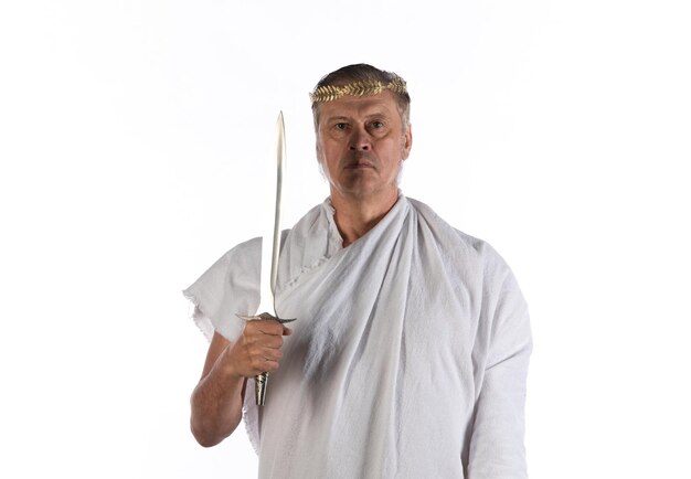 Photo portrait d'un ancien empereur romain dans une tunique blanche