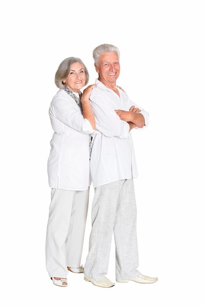 Portrait de beau couple de personnes âgées posant isolé