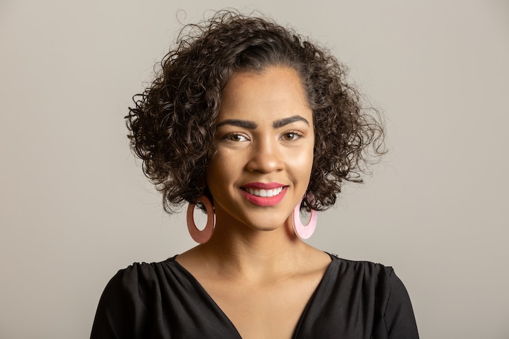 Photo portrait, de, beau, fille américaine africaine, sourire