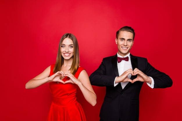 Portrait de beau jeune couple