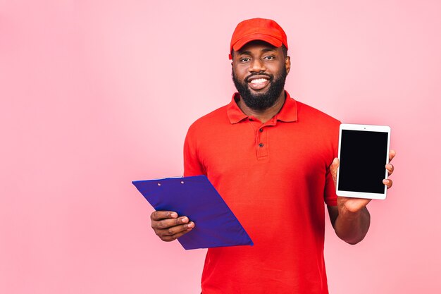 Portrait De Beau Livreur Afro-américain Ou Courrier