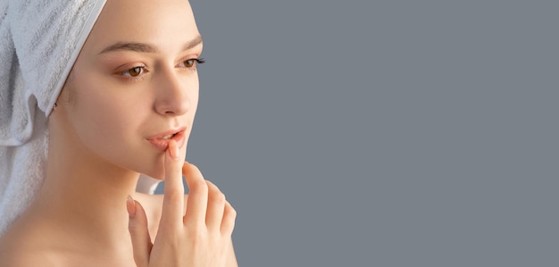 Portrait de beauté d'une femme à la peau parfaite