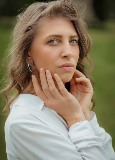 Portrait d'une belle femme