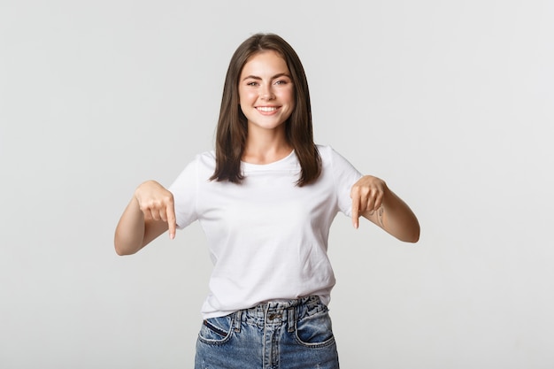 Portrait d'une belle fille posant