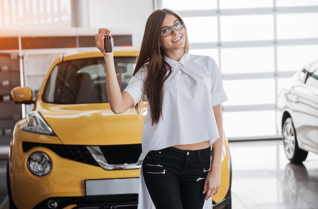 Portrait d'une belle jeune femme