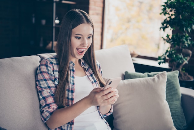 Portrait d'une belle jeune femme