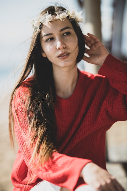 Portrait d'une belle jeune fille