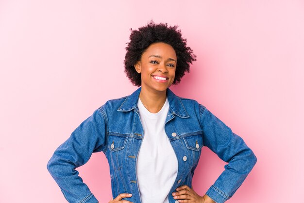 Portrait d'une belle jeune fille