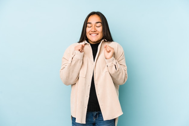 Portrait d'une belle jeune fille