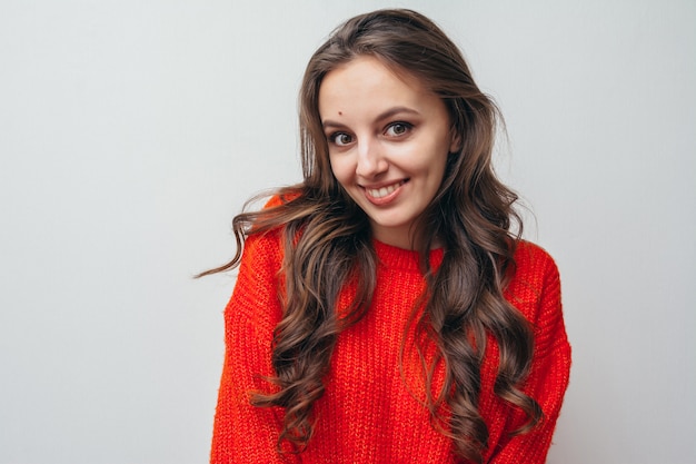 Portrait d'une belle jeune fille.