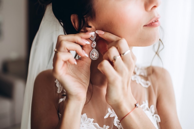 Portrait d'une belle jeune mariée