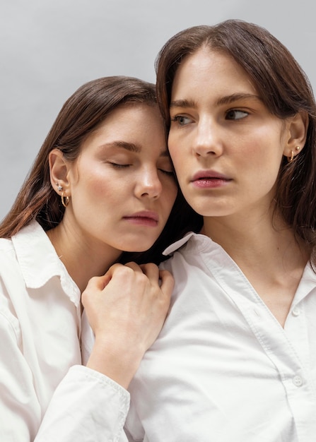 Photo portrait de belles jeunes femmes