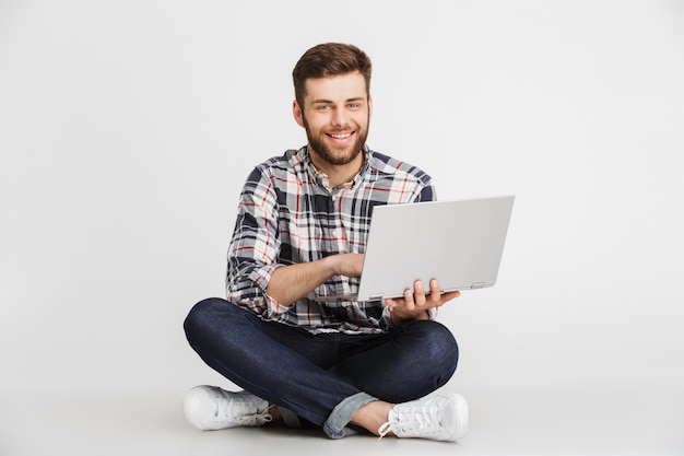 Portrait d'un charmant jeune homme