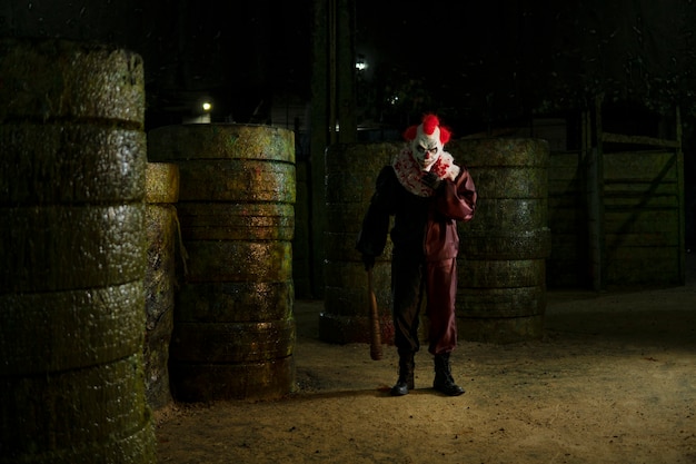 Portrait de clown effrayant avec une ambiance intimidante