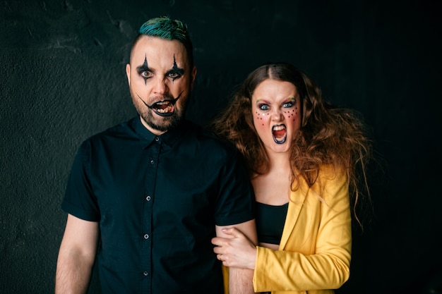 Un portrait de clowns en couple