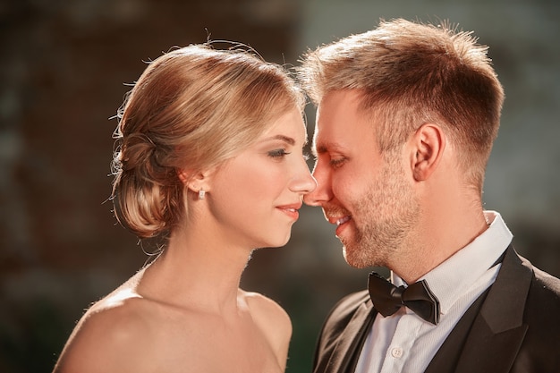 Portrait D'un Couple Amoureux Mariés