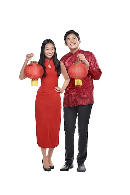 Portrait, couple chinois, tenue, lanternes rouges