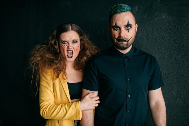 Portrait de couple clowns