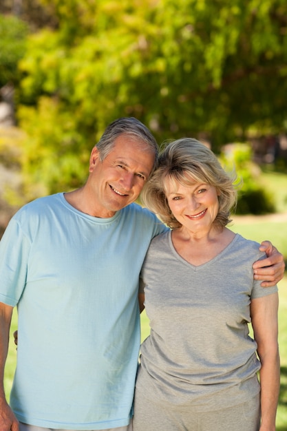 Portrait d&#39;un couple de personnes âgées