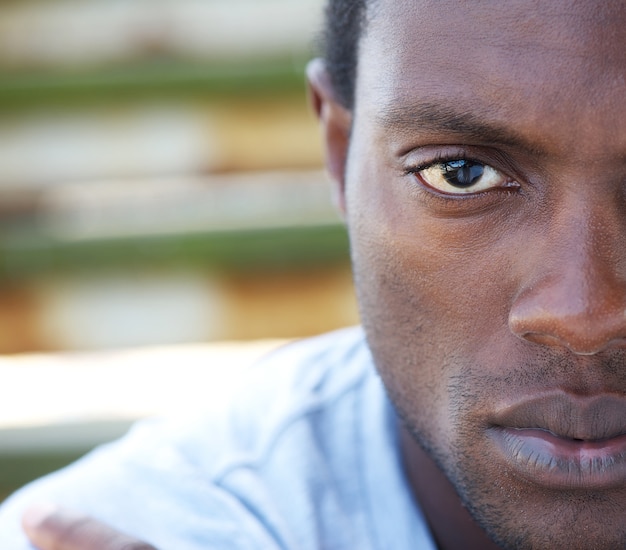 Portrait de demi-visage d&#39;un homme afro-américain