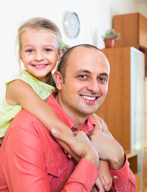 Photo portrait du père et de la fille