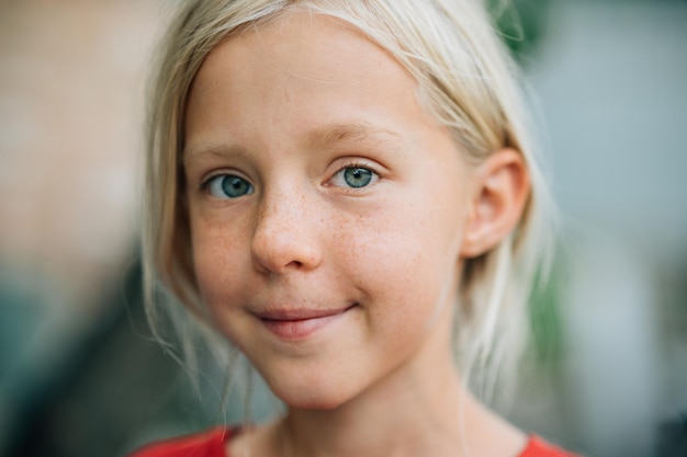 Portrait d'un enfant heureux