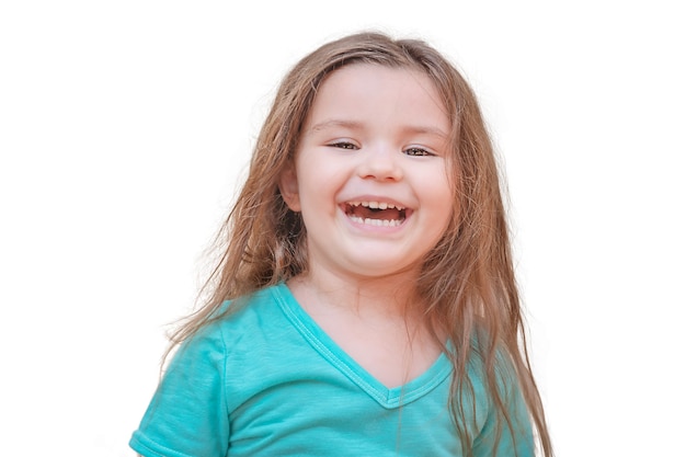 Portrait d'un enfant isoler. Enfant heureux