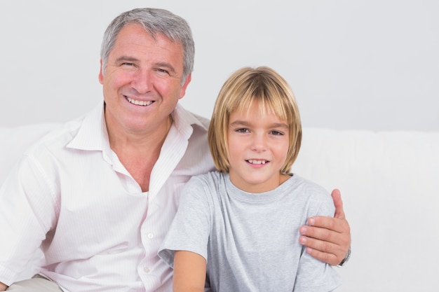 Portrait d&#39;un enfant et son grand-père