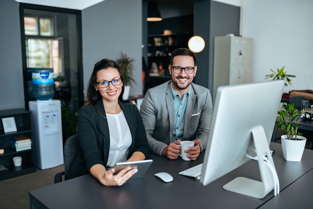 Photo portrait de l'équipe de l'entreprise avec succès.