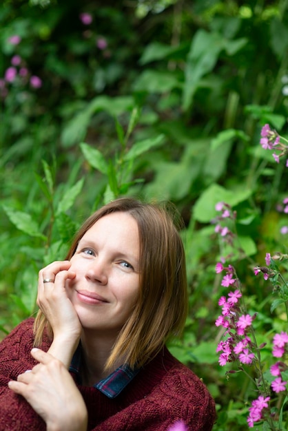 Portrait d'une femme de 42 ans en vert