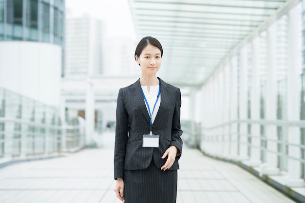 Portrait de femme d'affaires jeune asiatique