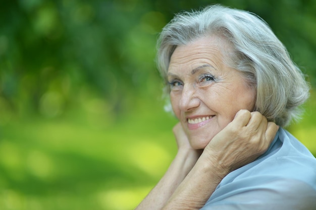 portrait, de, a, femme aînée, dans, parc été