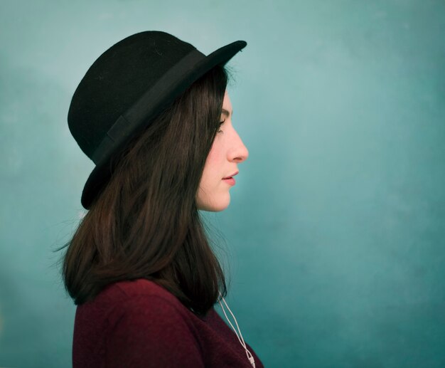 Portrait d'une femme au chapeau