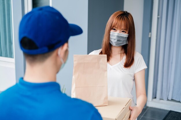 Portrait d'une femme au travail