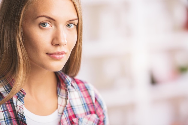 Portrait de femme blonde