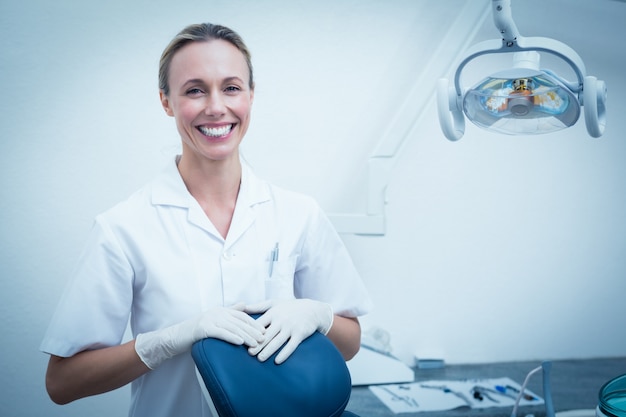 Portrait de femme dentiste