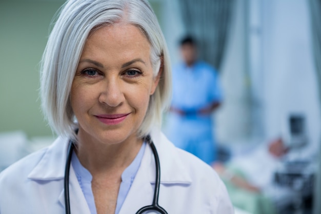 Portrait, femme, docteur, Sourire, ward