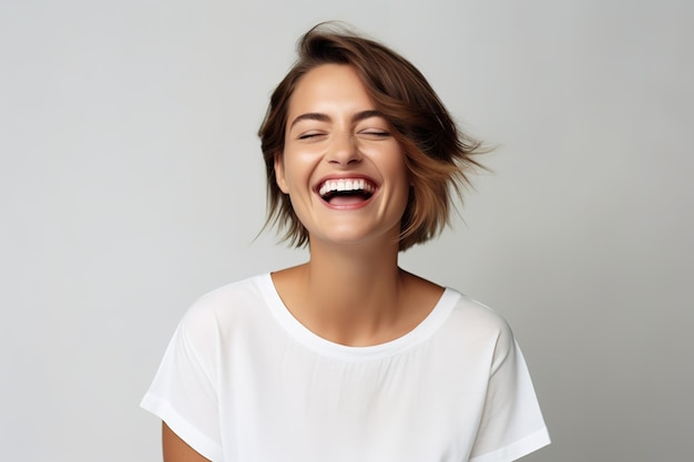 portrait d'une femme heureuse dans la trentaine