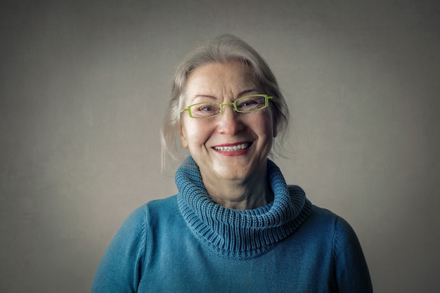 Portrait D'une Femme Mature Souriante