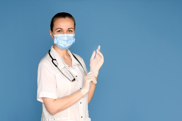 Portrait de femme médecin avec stéthoscope