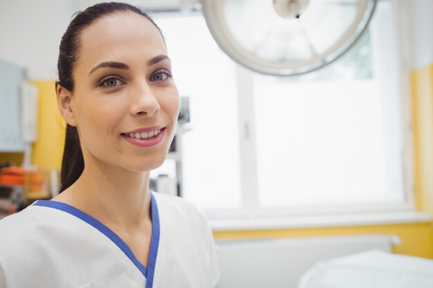 Portrait de femme médecin