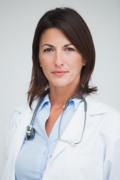 Portrait de femme médecin