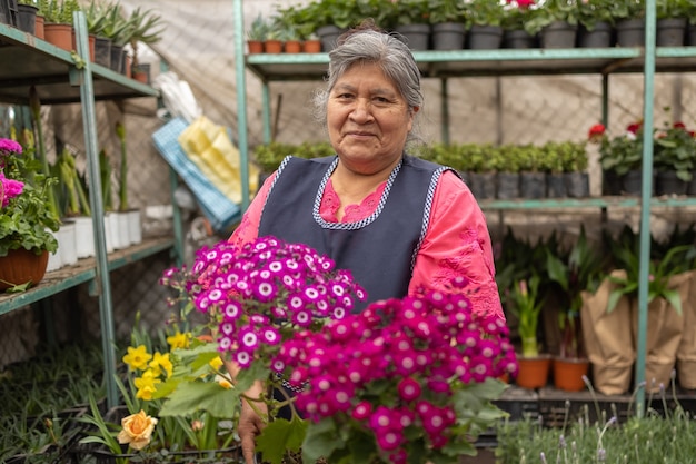 Portrait D'une Femme Mexicaine En Pépinière Xochimilco, Mexique