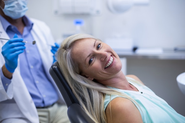 Portrait, femme, patient, Sourire