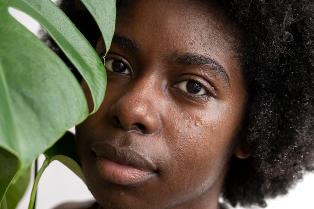 Portrait de femme à la peau hydratée