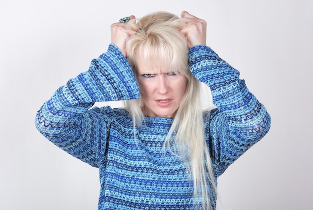 Photo portrait d'une femme avec un problème